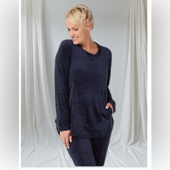 Carole Hochman Silky
Stretch Velour Jogger PJ Set
Black 2X - Picture 6 of 6